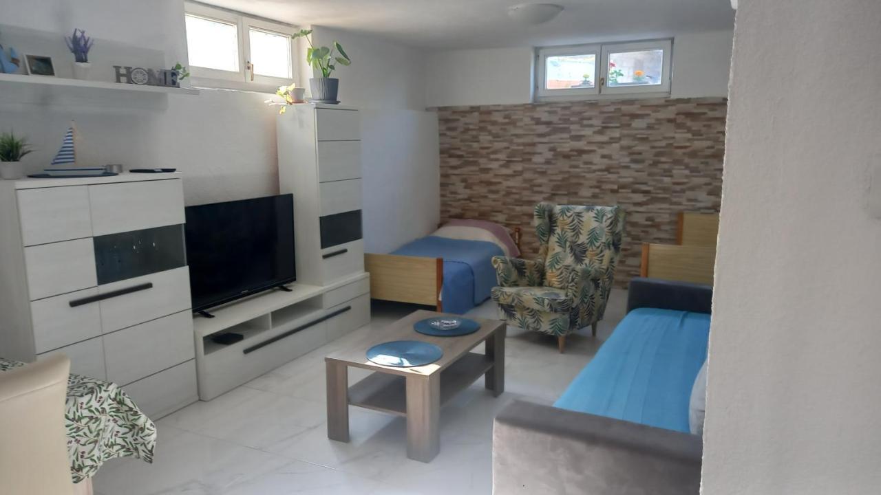 Ferienwohnung Olive Garden 2 Peroj Exterior foto